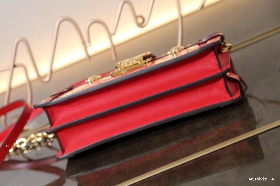 WIS CHANELUTCH VUITTON TRUNK LOUIS 1216